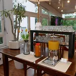 Bitzer Zentrum 24h Check In Fruehstueck Zubuchbar Gratis Parkplaetze 3*