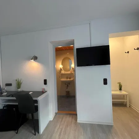 Bitzer Superior Hotel