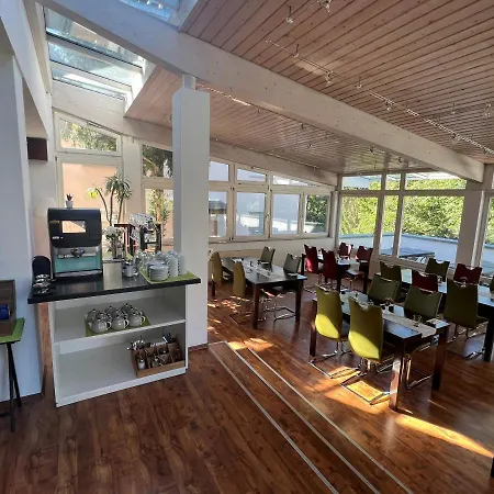 Bitzer Superior Hotel