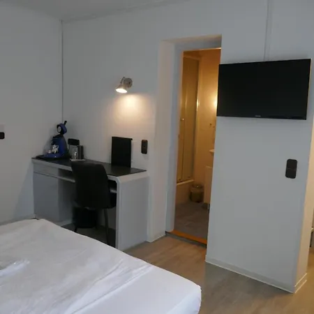 Bitzer Zentrum 24h Check In Fruehstueck Zubuchbar Gratis Parkplaetze 3* Μπάκνανγκ