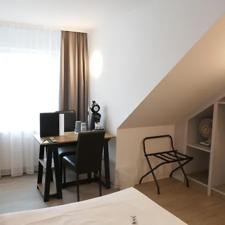 Bitzer Zentrum 24h Check In Fruehstueck Zubuchbar Gratis Parkplaetze 3* Μπάκνανγκ