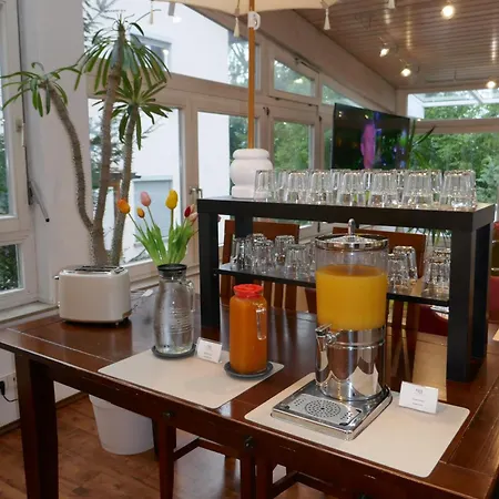 Bitzer Zentrum 24h Check In Fruehstueck Zubuchbar Gratis Parkplaetze 3*
