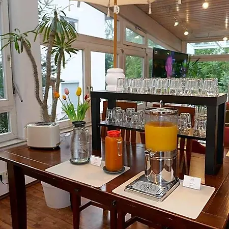 Bitzer Zentrum 24h Check In Fruehstueck Zubuchbar Gratis Parkplaetze מלון 3*