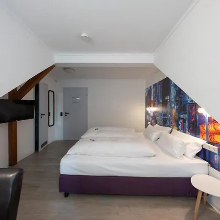 Bitzer Zentrum 24h Check In Fruehstueck Zubuchbar Gratis Parkplaetze 3* Μπάκνανγκ