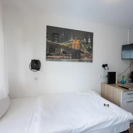 Ξενοδοχείο Bitzer Zentrum 24h Check In Fruehstueck Zubuchbar Gratis Parkplaetze