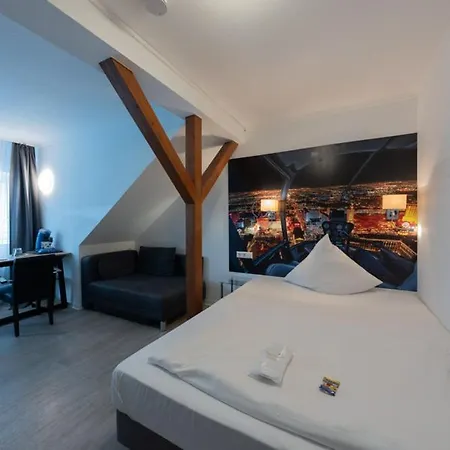 Bitzer Zentrum 24h Check In Fruehstueck Zubuchbar Gratis Parkplaetze 3* Μπάκνανγκ