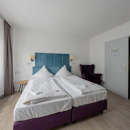 Bitzer Zentrum 24h Check In Fruehstueck Zubuchbar Gratis Parkplaetze Μπάκνανγκ