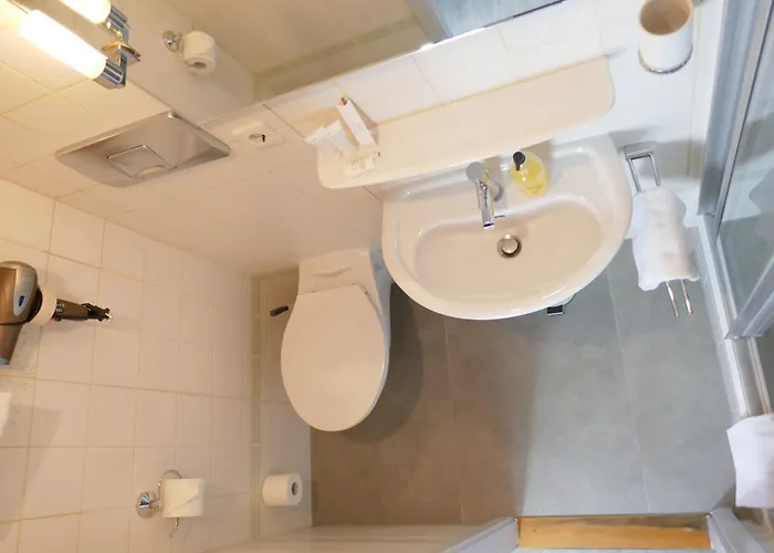 Bitzer Zentrum 24h Check In Gratis Parkplaetze Szálloda 3*